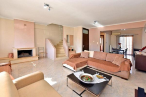 Azure Apartment by Booking Kottas